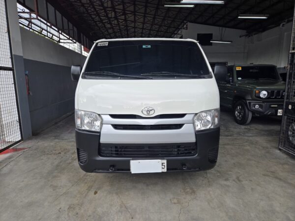 2018 TOYOTA HIACE COMMUTER 3.0 DIESEL M/T - Image 2