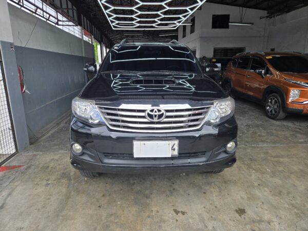 2015 TOYOTA FORTUNER V 4X2 BLACK SERIES DIESEL A/T - Image 2