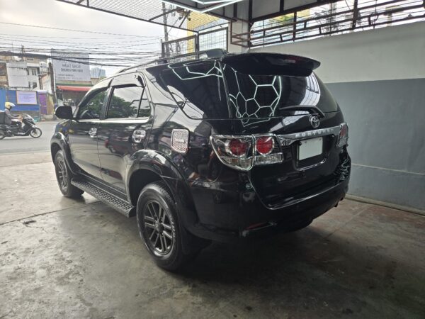 2015 TOYOTA FORTUNER V 4X2 BLACK SERIES DIESEL A/T - Image 6