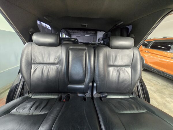 2015 TOYOTA FORTUNER V 4X2 BLACK SERIES DIESEL A/T - Image 11