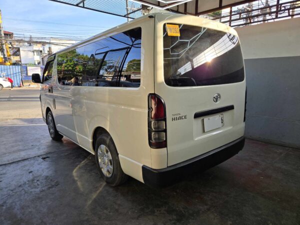 2020 TOYOTA HIACE COMMUTER DIESEL M/T - Image 5