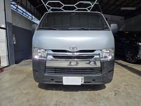 2019 TOYOTA HIACE COMMUTER - Image 2