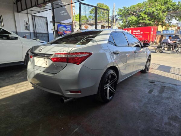 2015 TOYOTA ALTIS 1.6 E GAS M/T - Image 5