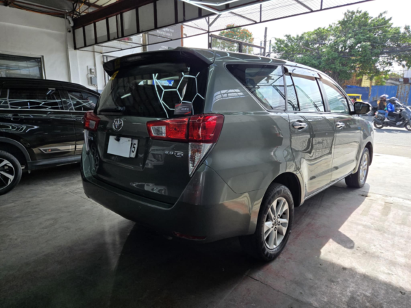 2017 TOYOTA INNOVA DIESEL G A/T - Image 5