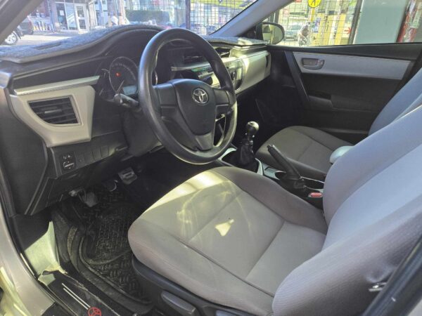 2015 TOYOTA ALTIS 1.6 E GAS M/T - Image 9