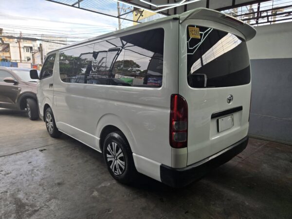 2018 TOYOTA HIACE COMMUTER 3.0 DIESEL M/T - Image 8