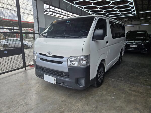 2018 TOYOTA HIACE COMMUTER 3.0 DIESEL M/T