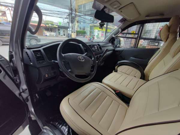 2019 TOYOTA  HIACE COMMUTER 3.0 M/T - Image 9