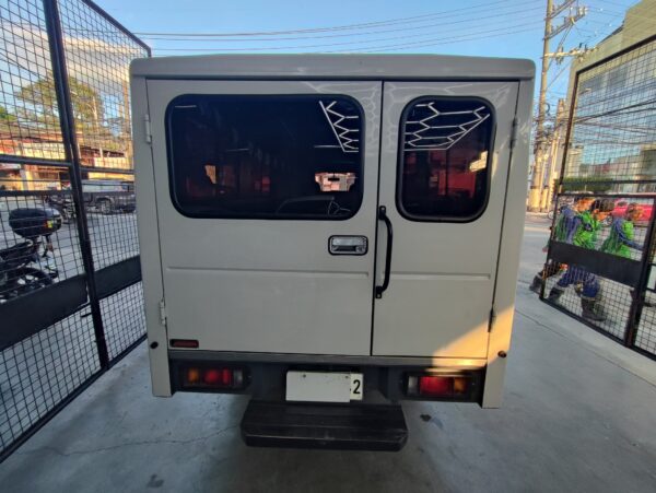 2024 ISUZU TRAVIZ UTILITY VAN DUAL AIRCON - Image 6