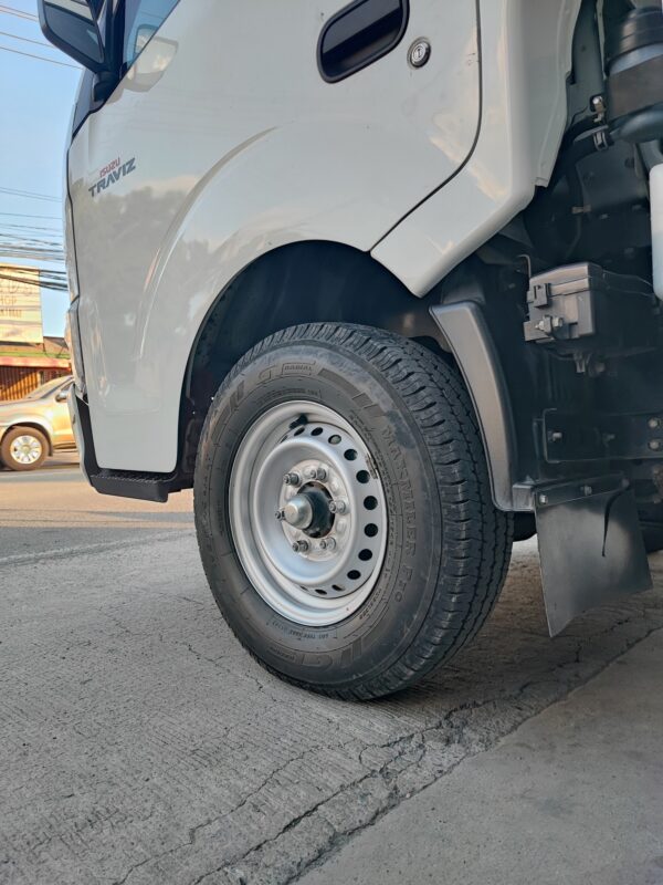2024 ISUZU TRAVIZ UTILITY VAN DUAL AIRCON - Image 10