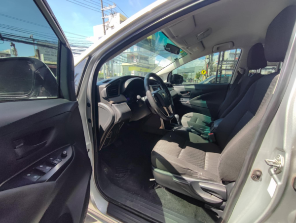2017 TOYOTA INNOVA E 2.8 DIESEL A/T - Image 10