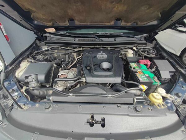 2017 Mitsubishi Montero GLS Diesel A/T - Image 13