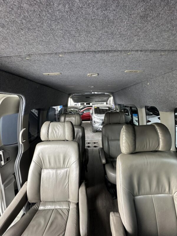 2019 NISSAN NV350 PREMIUM A/T - Image 4