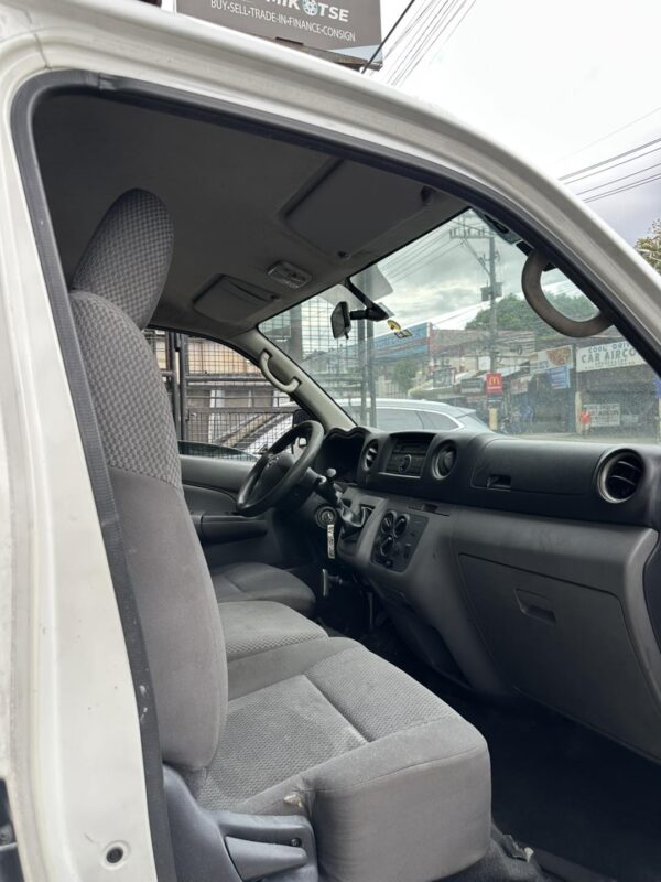 2018 NISSAN NV350 2.5 M/T - Image 8