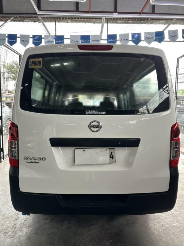 2018 NISSAN NV350 2.5 M/T - Image 4