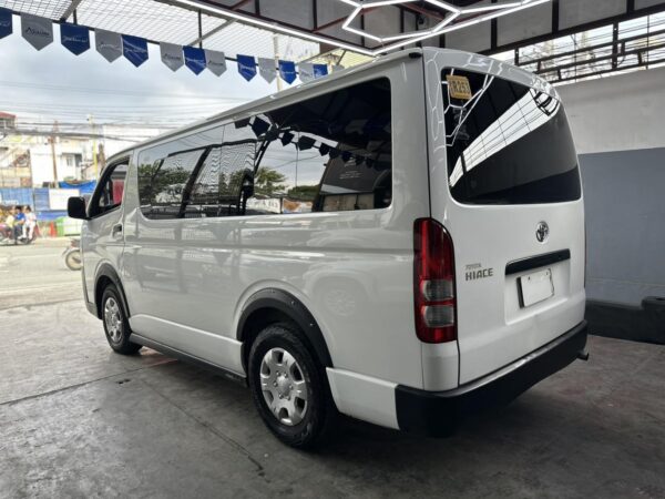 2020 TOYOTA HI ACE COMMUTER 3.0 M/T - Image 4