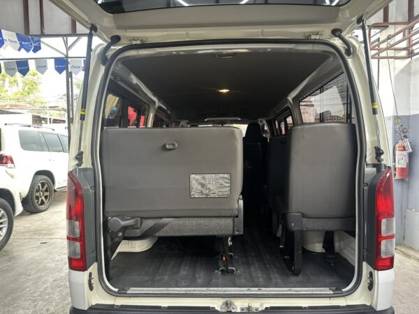 2020 TOYOTA HI ACE COMMUTER 3.0 M/T - Image 9