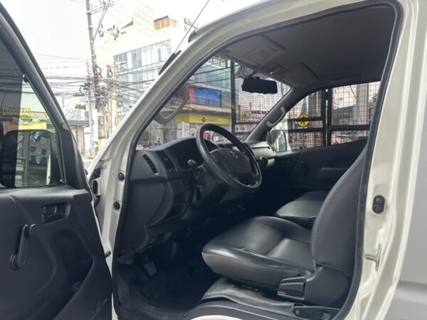 2020 TOYOTA HI ACE COMMUTER 3.0 M/T - Image 10