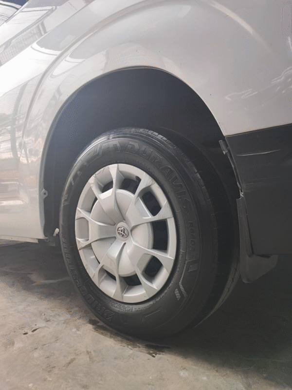 2021 TOYOTA HIACE COMMUTER DELUXE 2.8 M/T - Image 5
