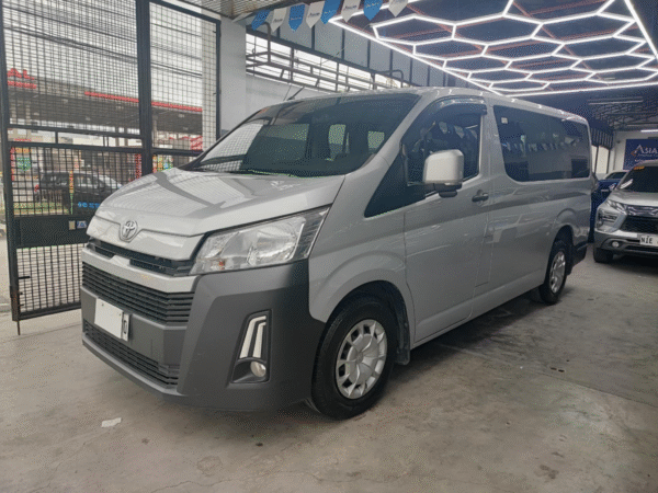 2021 TOYOTA HIACE COMMUTER DELUXE 2.8 M/T