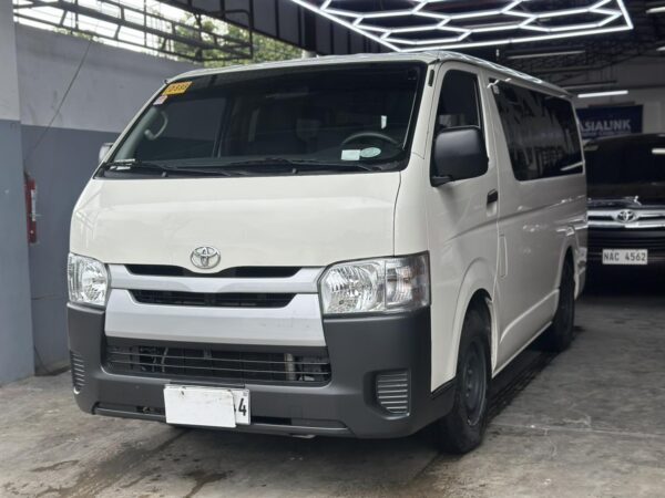 2022 TOYOTA HI ACE COMMUTER M/T 3.