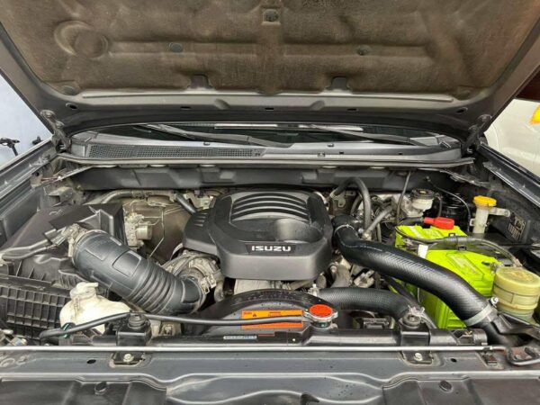 2019 ISUZU MUX 1.9 RZ4E 4x2 A/T - Image 13