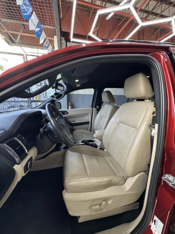2016 Ford Everest Titanium 4x2 - Image 11