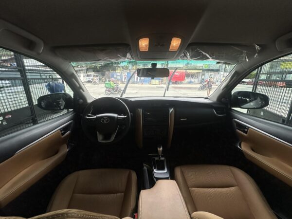 2017 TOYOTA FORTUNER G 4x2 A/T DIESEL - Image 12