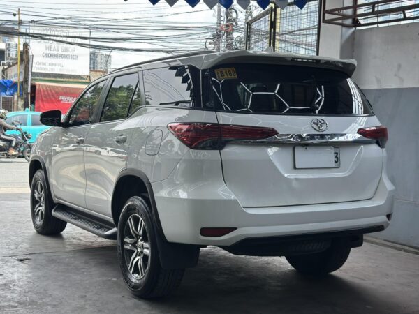 2017 TOYOTA FORTUNER G 4x2 A/T DIESEL - Image 6