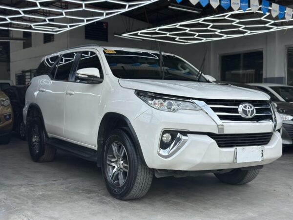 2017 TOYOTA FORTUNER G 4x2 A/T DIESEL - Image 3