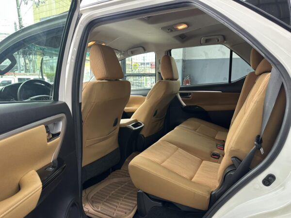 2017 TOYOTA FORTUNER G 4x2 A/T DIESEL - Image 9