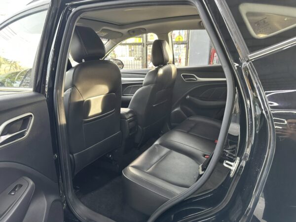 2019 MG ZS ALPHA WITH SUNROOF A/T  (Black) - Image 11