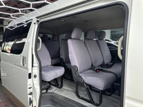 2019 TOYOTA GL Grandia M/T - Image 8