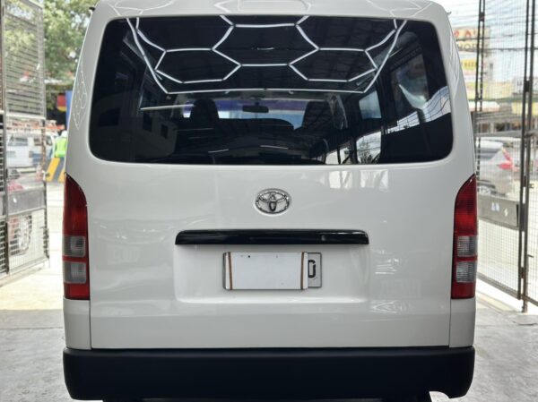 2016 TOYOTA HI ACE COMMUTER M/T 2.5 - Image 7