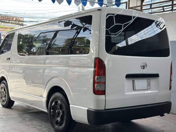 2016 TOYOTA HI ACE COMMUTER M/T 2.5 - Image 5