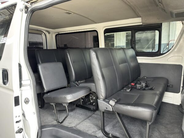 2016 TOYOTA HI ACE COMMUTER M/T 2.5 - Image 8