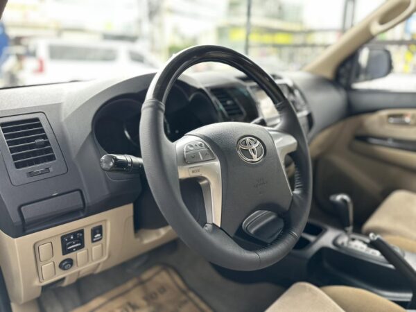2013 TOYOTA FORTUNER 4x2 G GAS  A/T - Image 12
