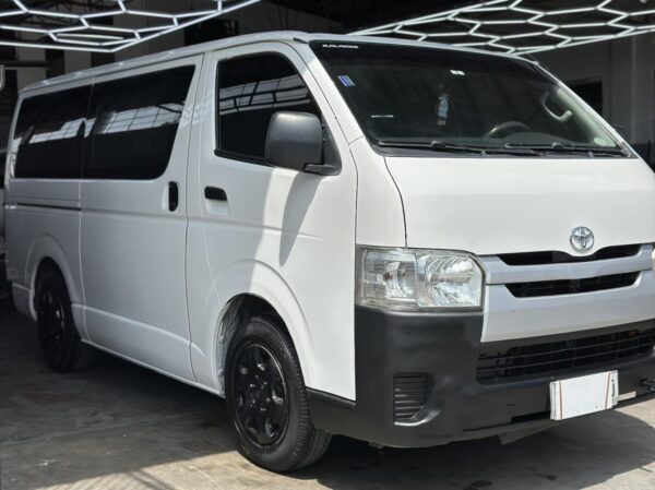 2016 TOYOTA HI ACE COMMUTER M/T 2.5 - Image 3