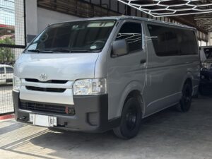 2018 TOYOTA HI ACE COMMUTER 3.0 M/T