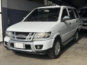 2017 ISUZU CROSSWIND XT M/T DIESEL
