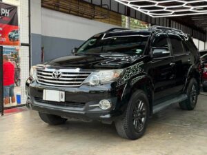 2015 TOYOTA FORTUNER G A/T GAS (Black Series)